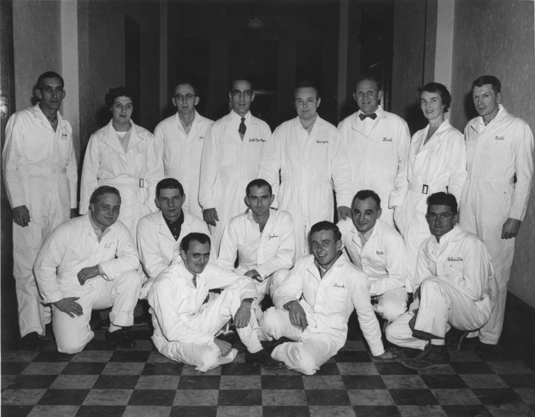 historic_photos/images_large/1962_members_3.jpg