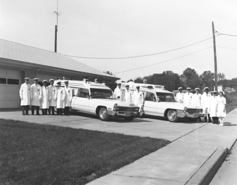 Click on image to return to catalog historic_photos/images_large/1967_crew_ambulances.jpg