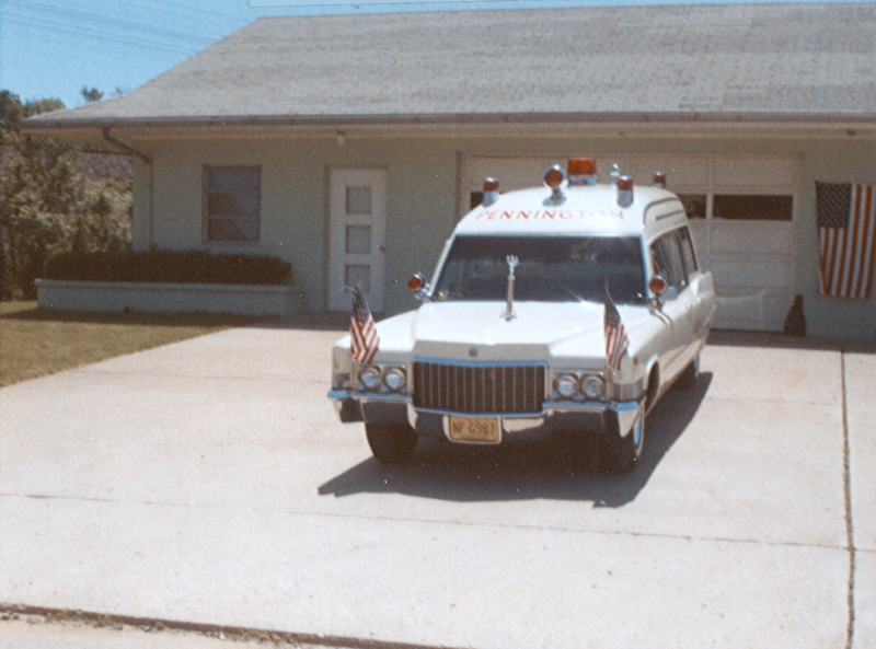 historic_photos/images_large/1970_memorial_1970_Cadillac.jpg