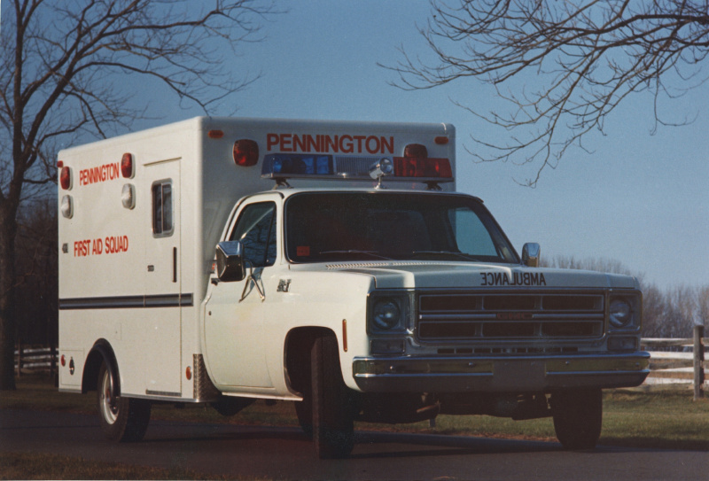 historic_photos/images_large/1975_GMC_ambulance.jpg