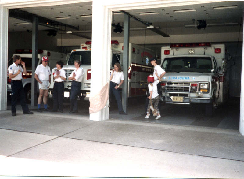 historic_photos/images_large/1994-5-30_Guerard_Weldon_Ellen_Bell_Julie_Kate_Aberger.jpg