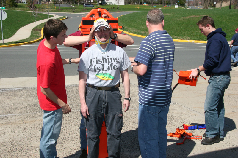 historic_photos/images_large/2005-4-10_core_13_7_Freeman_Kenyon_Tedd_Burd_rapid_takedown.jpg