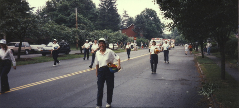 historic_photos/images_large/ca1993_parade_211.jpg