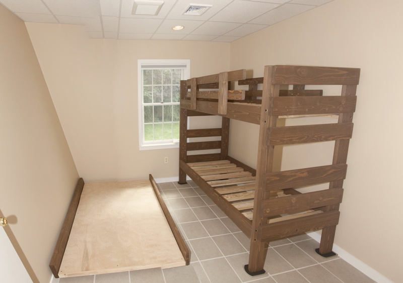 sleeping_quarters_construction/images_large/2013-09-05-bunkbed-6.jpg